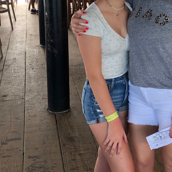 TRADE - Picture 3 of 4